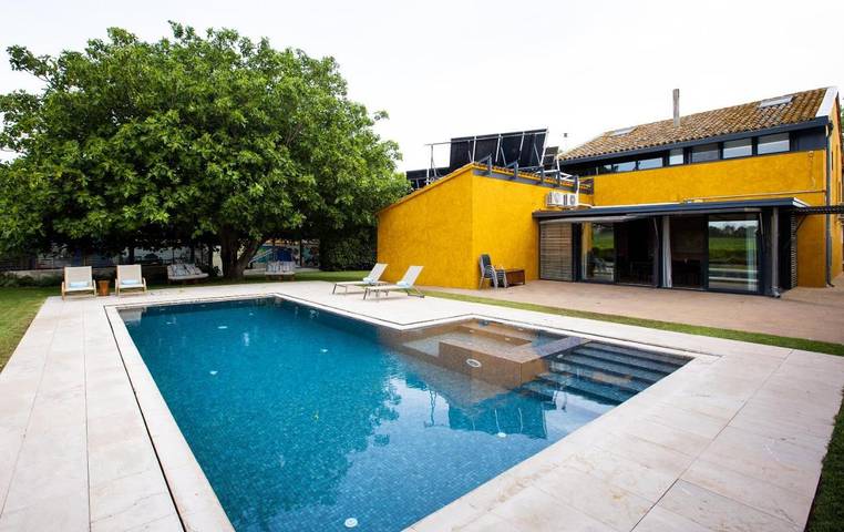 Location de vacances pour 7 personnes, avec jardin ainsi que vue et piscine dans San Martin Sarroca - 2