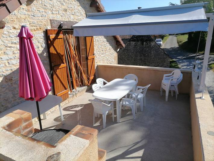 Gîte pour 12 personnes, avec jardin ainsi que piscine et terrasse à Gourdon - 2