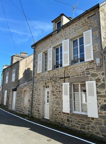 Gîte pour 4 personnes, avec terrasse et jardin à Saint-Vaast-la-Hougue
