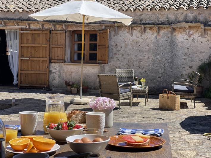 Finca für 4 Personen, mit Kinderpool und Pool sowie Terrasse und Garten, kinderfreundlich in Lloret de Vistalegre - 3