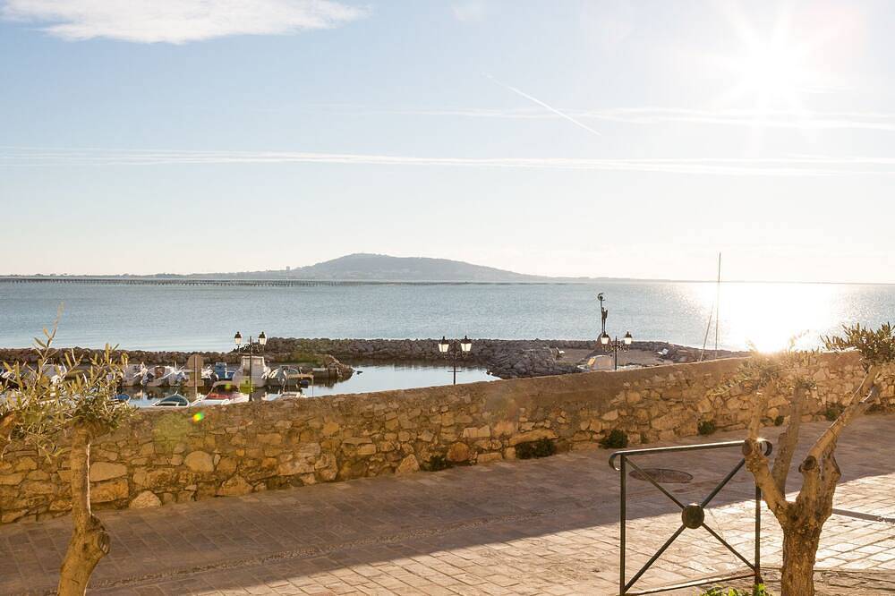 House of Olives - sea view (100m2) in Mèze, Côte d'Améthyste