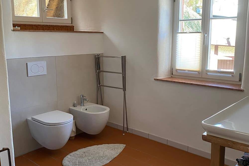 Haus der Behaglichkeit - Ferienhaus, Dusche, Wc, 2 Schlafräume in Erlenbach bei Dahn, Landkreis Südwestpfalz