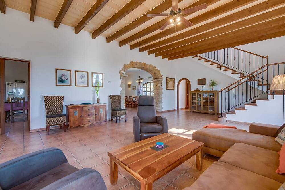 Nice home in Portocolom with private swimming pool, can be inside or outside in s'Horta, Felanitx