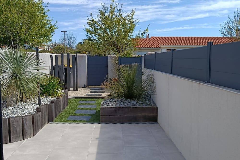 Quiet cocoon 1★ with private terrace - at the gateway to La Rochelle & Île de Ré in L'Houmeau, La Rochelle und Umgebung