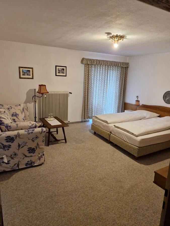 Ferienwohnung, mit Balkon und Terrasse sowie Garten und Ausblick in Ohlstadt - 4