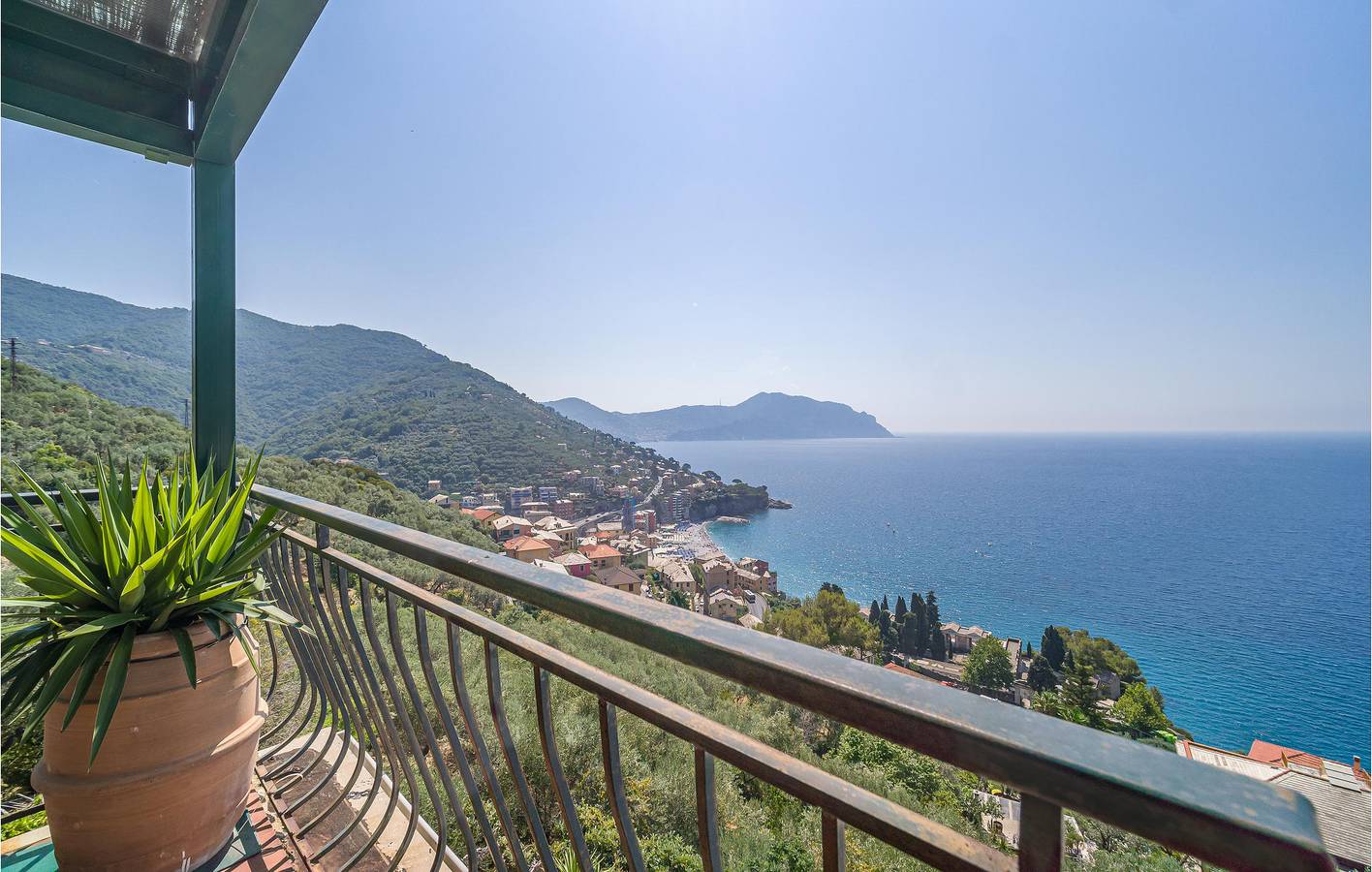 Appartement met uitzicht op het water en terras, TV & Internet in Pieve Ligure, Ligurische Kust