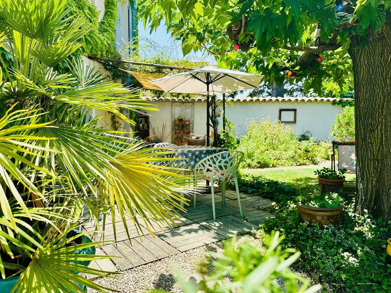 Ferienhaus 'Jardin' mit Gemeinschaftspool, Privater Terrasse und Wlan in L'Isle-sur-la-Sorgue, Vaucluse