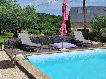 Gîte pour 2 personnes, avec jardin ainsi que terrasse et piscine, animaux acceptés dans Palmas-d'Aveyron
