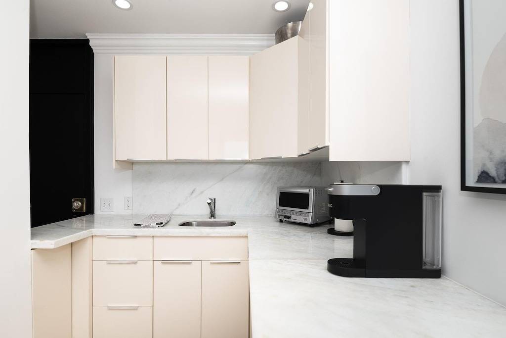 Ganze Wohnung, Just listed Tropical Sinatra Studio3206 in Palm Beach, Palm Beach County