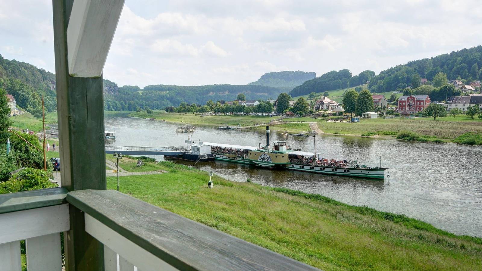 Ganze Ferienwohnung, Studiowohnung "Barbarine" mit Elbblick in Rathen, Elbsandsteingebirge