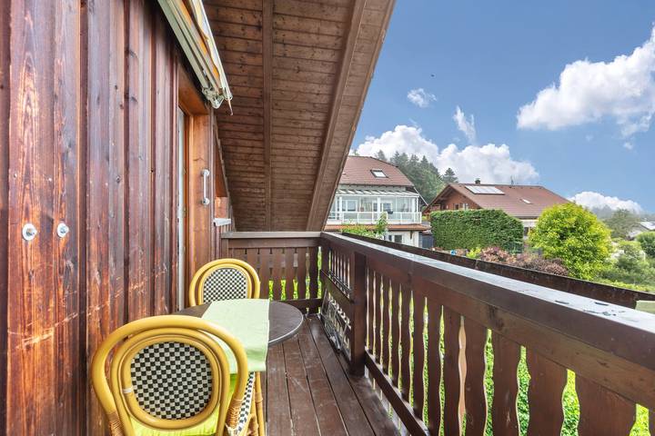 Dog-Friendly 4-Room Apartment with Mountain View, Balcony – 9km to Swiss Border
