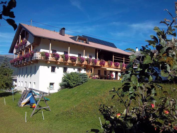 Ferienwohnung für 3 Personen, mit Balkon und Garten sowie Ausblick in Gailtaler Alpen