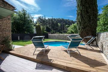 Maison De Vacances pour 6 Personnes dans Fontaine-de-Vaucluse, Provence, Photo 1