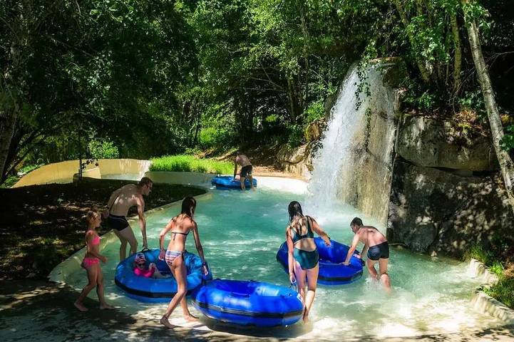 Camping pour 4 personnes dans L'Aubrac - 4