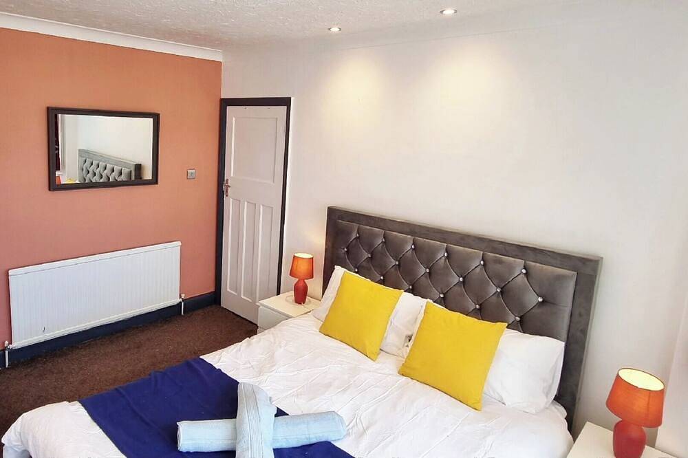 Spacious Four Bedroom House in Watford, Hertfordshire