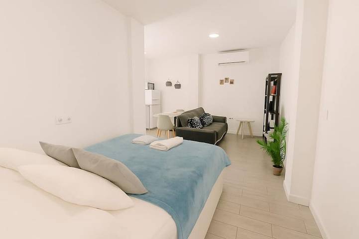 Entire apartment, Suite by Hawkins interior 1st A in Algeciras, Costa de la Luz