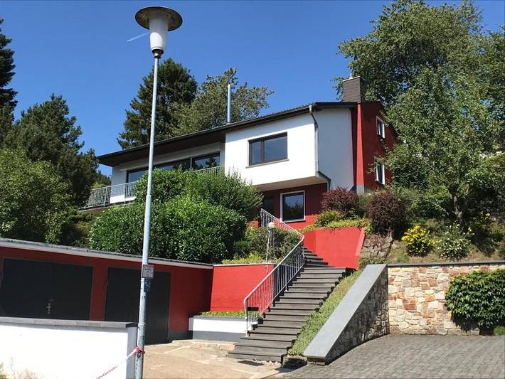 Ferienhaus für 8 Personen, mit Garten und Ausblick in Hellenthal