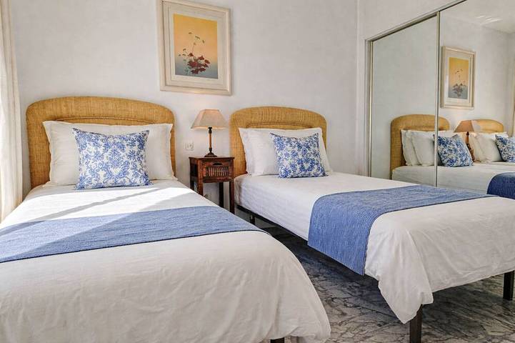 Hel lejlighed, Puerto Banus, 400 metres to the Beach in Marbella West, Marbella