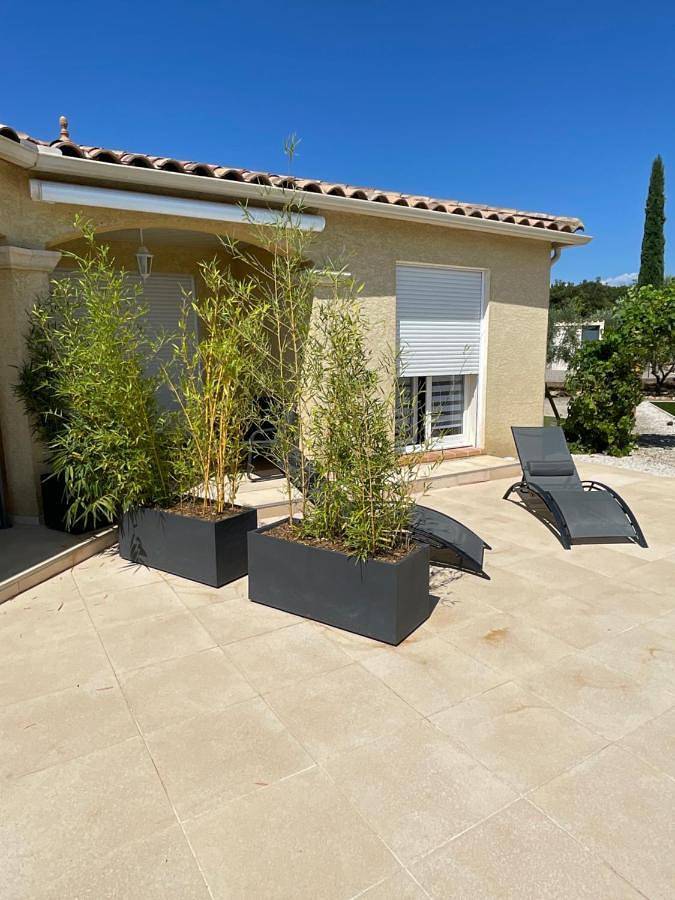 Gîte pour 2 personnes, avec jardin et piscine à Régusse - 2