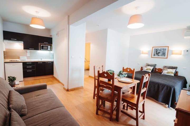 Appartement de vacances pour 4 personnes, avec balcon et piscine, animaux acceptés à Ax-les-Thermes