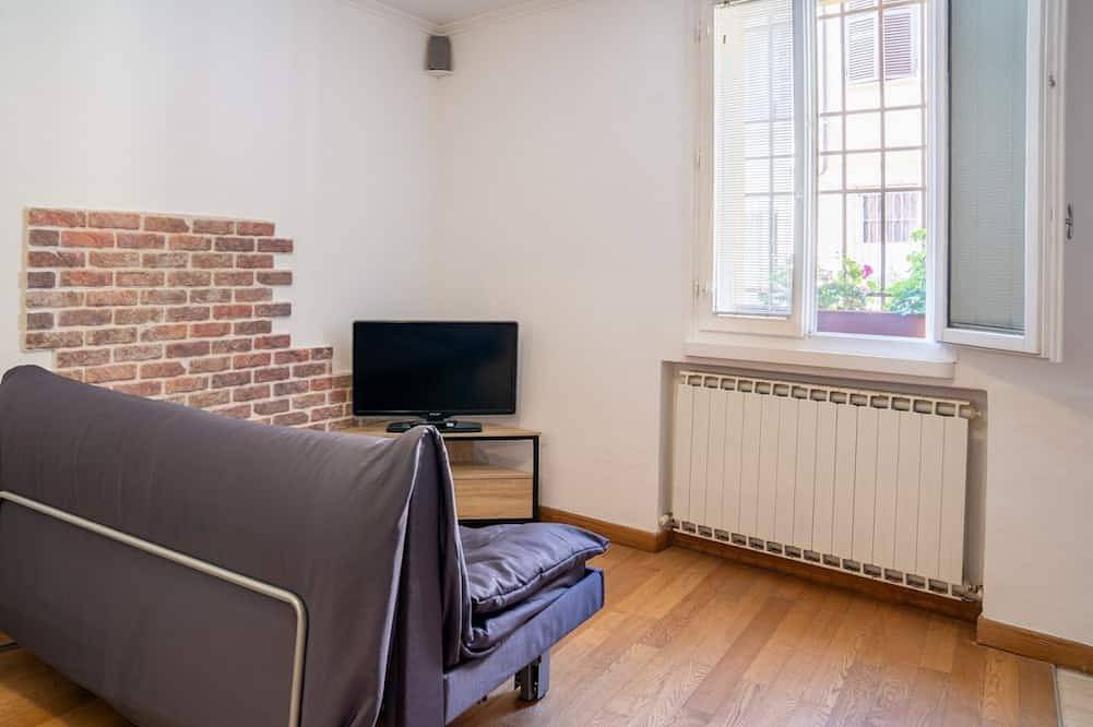 Ganze Wohnung, Comfortable 42 sqm apartment, able to accommodate up to 4 people, located on the ground floor of a building.The property is located a stone's throw from the historic center of Ravenna, in a quiet, residential area full of services. With a short walk you in Ravenna, Ravenna Provinz