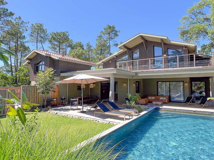 Gîte pour 8 personnes, avec piscine et terrasse dans Plage des Estagnots