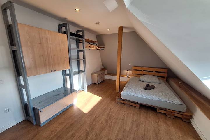 Appartement entier, Large central apartment in Bielefeld for up to 8 people. in Bielefeld, Rhénanie-du-Nord-Westphalie