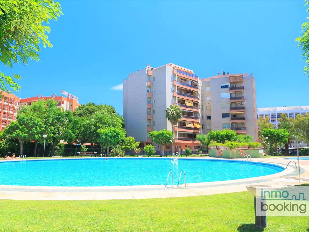 Entire vacation apartment, Rhin Apartments, air-conditioned, pool and close to the beach. in Salou, Costa Dorada