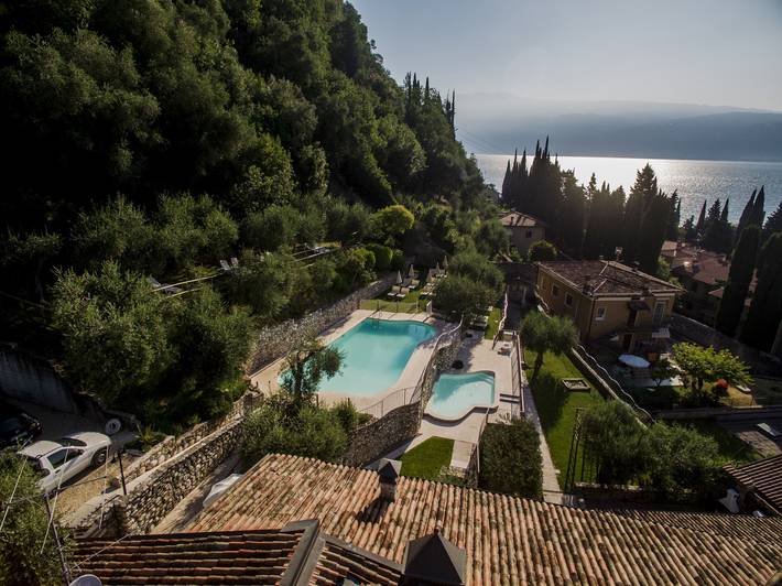 Ferienwohnung für 4 Personen, mit Balkon und Terrasse sowie Kinderpool und Pool in Toscolano-Maderno