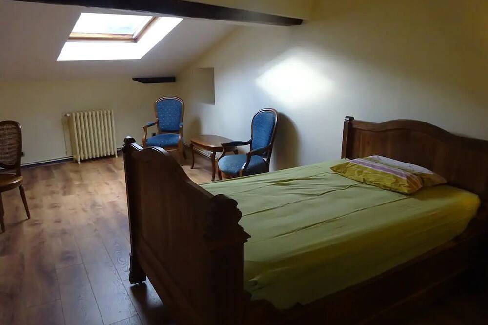 Chambre Privé Monastère Tullins in Tullins, Isère