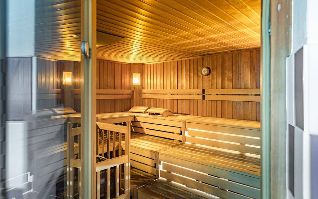 Hotel Post - Hönigwirt - Doppelzimmer in Kirchschlag in der Buckligen Welt, Wiener Alpen in Niederösterreich