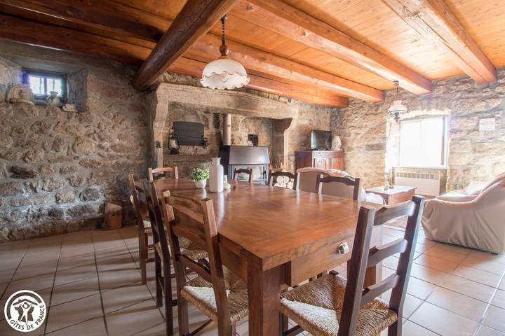 Gîte pour 5 personnes, avec jardin, animaux acceptés à Saint-Romain (Puy-de-Dôme) - 3