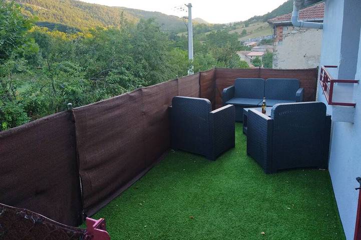 Location de vacances pour 4 personnes, avec Terrasse à Roquefeuil