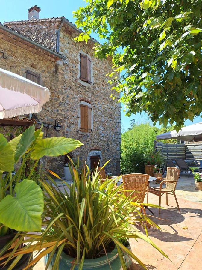 Location de vacances pour 2 personnes, avec piscine ainsi que vue et jardin à Générargues - 4