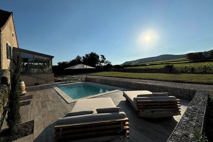 Location de vacances pour 12 personnes, avec terrasse et jardin à Santenay