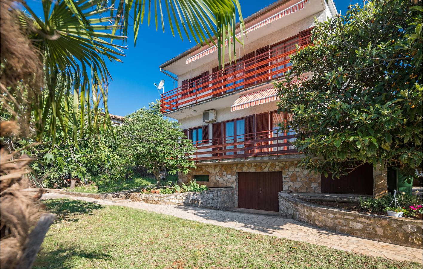 Ganze Ferienwohnung, Charmante 75 m² große Wohnung mit Terrasse, WLAN und Parkplatz in der Nähe von Labinci in Kastelir, Općina Kaštelir - Labinci