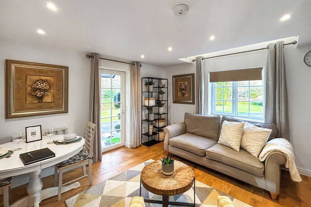 1 bedroom accommodation in Guildford in Woking, Surrey