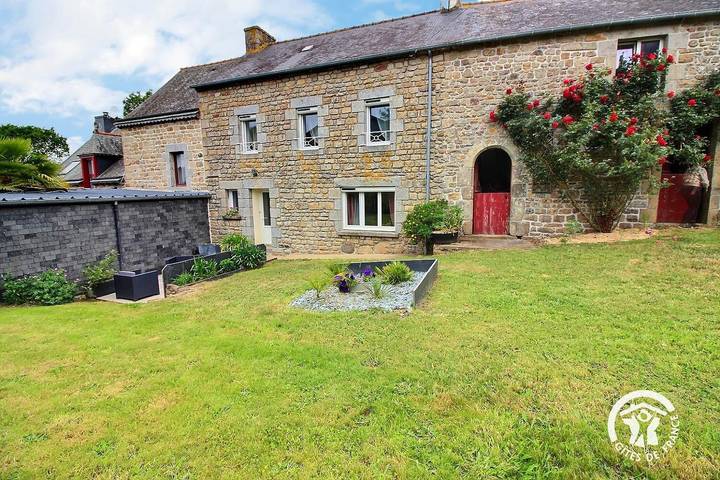 Gîte pour 5 personnes, avec Jardin à Plœuc-sur-Lié
