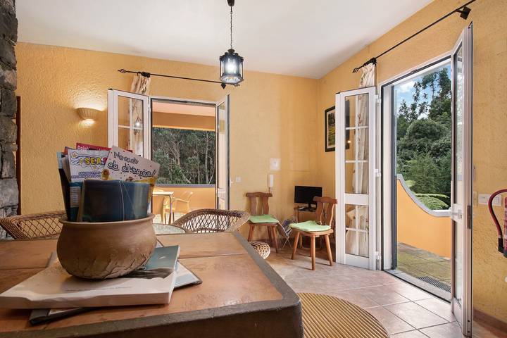 Holiday Home 'Catarina' with Mountain View, Wi-Fi and Air Conditioning in Madeira