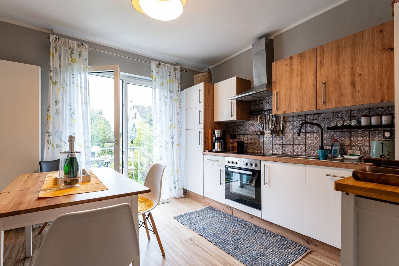 Ganze Wohnung, Apartment „Deluxe 83qm“ mit Gemeinschaftsterrasse, Garten & Wlan in Möhnesee, Kreis Soest