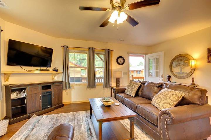 Chalet for 2 people, with yard and hot tub as well as terrace in North Carolina