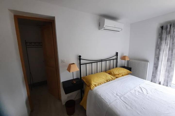 Gîte pour 4 personnes, avec terrasse ainsi que jardin et piscine à Le Bar-sur-Loup - 4