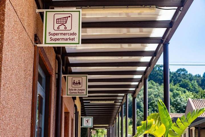 Camping pour 4 personnes, avec vue et jardin ainsi que bassin pour enfant et piscine dans Asturies - 2
