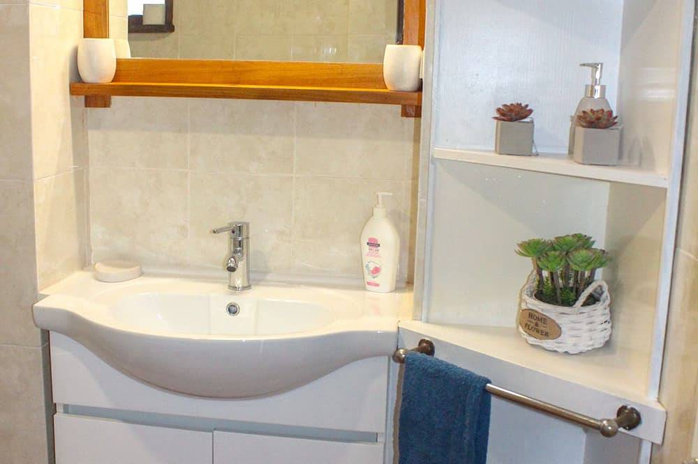 Azenhas Beach Zimmer - Azehas do Mar in Azenhas do Mar, Costa de Lisboa