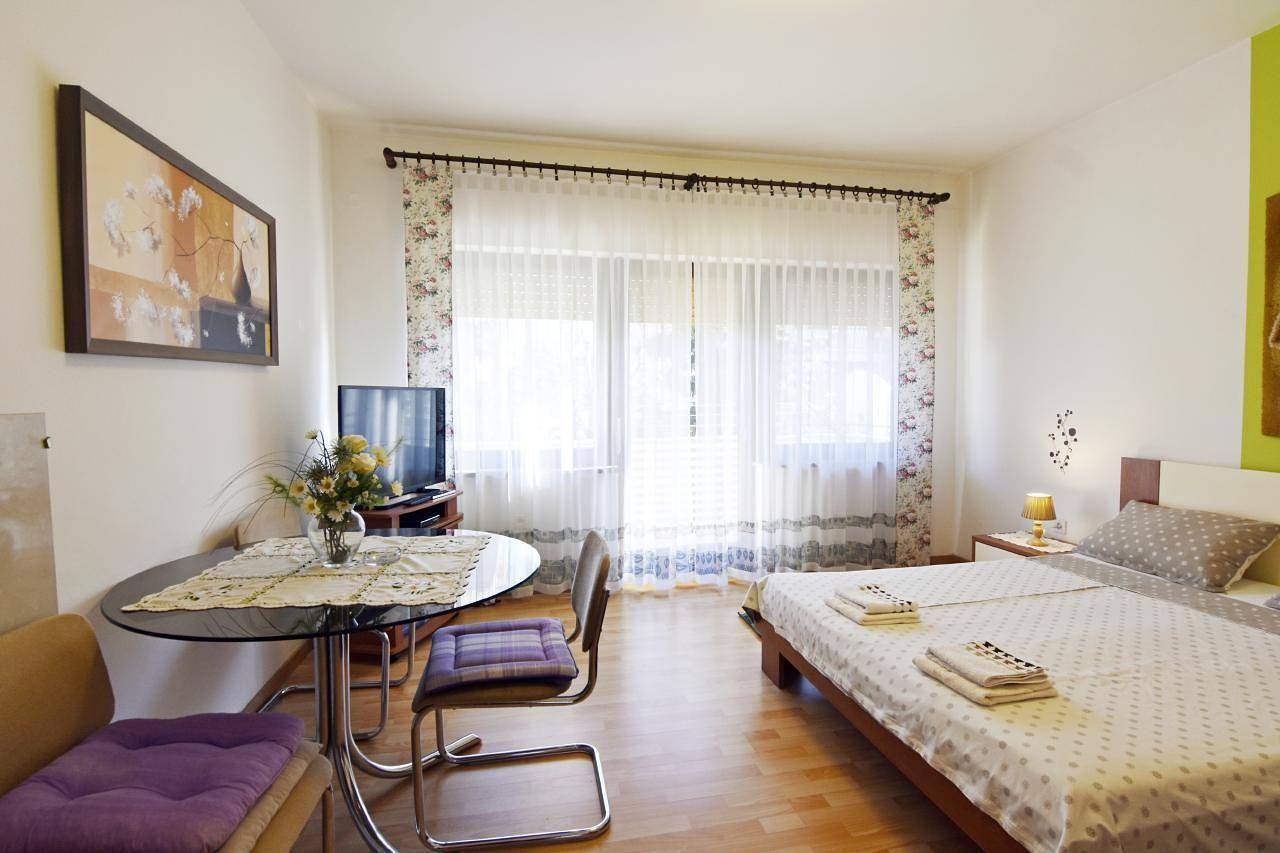 Ganze Ferienwohnung, Klimatisierte Wohnung in Umag mit Grill, Garten und Terrasse in Umag, Umag und Umgebung