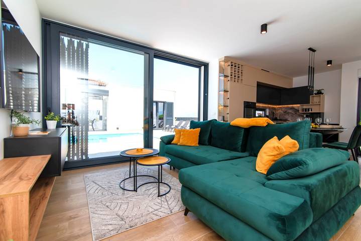 Ferienhaus für 6 Personen, mit Whirlpool und Terrasse sowie Garten und Pool in Razanac - 4