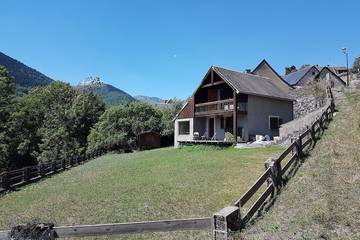 Gîte pour 6 personnes, avec jardin et balcon, animaux acceptés à Saint-Aventin