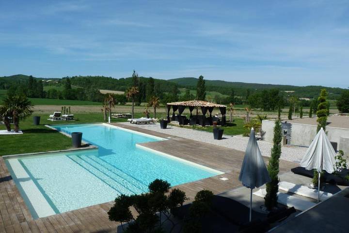 Maison d’hôte pour 2 personnes, avec Terrasse et Jardin ainsi que Piscine et Vue
