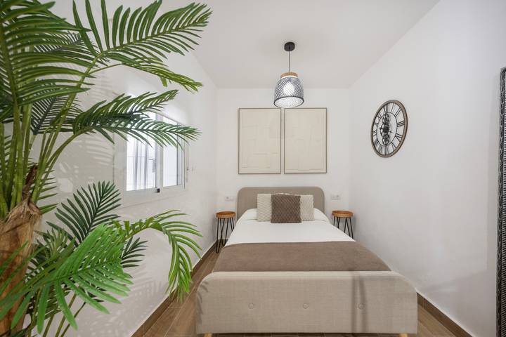 Hel lejlighed, Mamalú Apartment: New, Romantic & Central in Jerez in Jerez de la Frontera, Costa de la luz