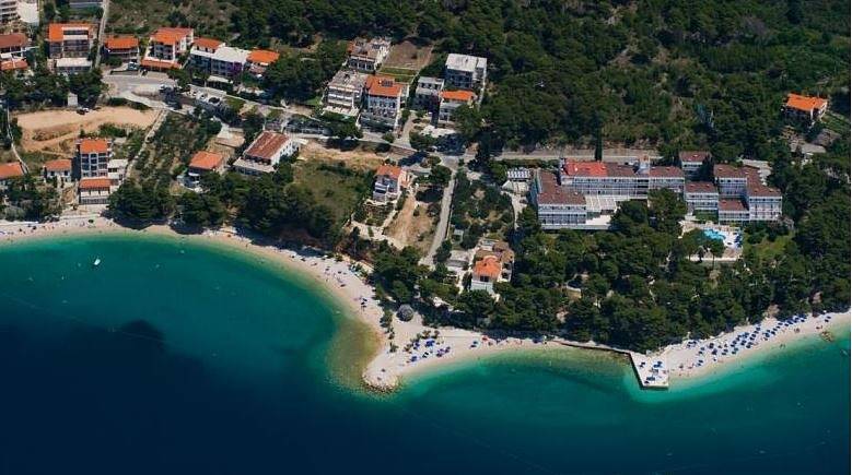 Ganze Wohnung, Ferienwohnung in Brela mit Meerblick, Terrasse, Klimaanlage, W-Lan (201-1) in Brela, Makarska Riviera